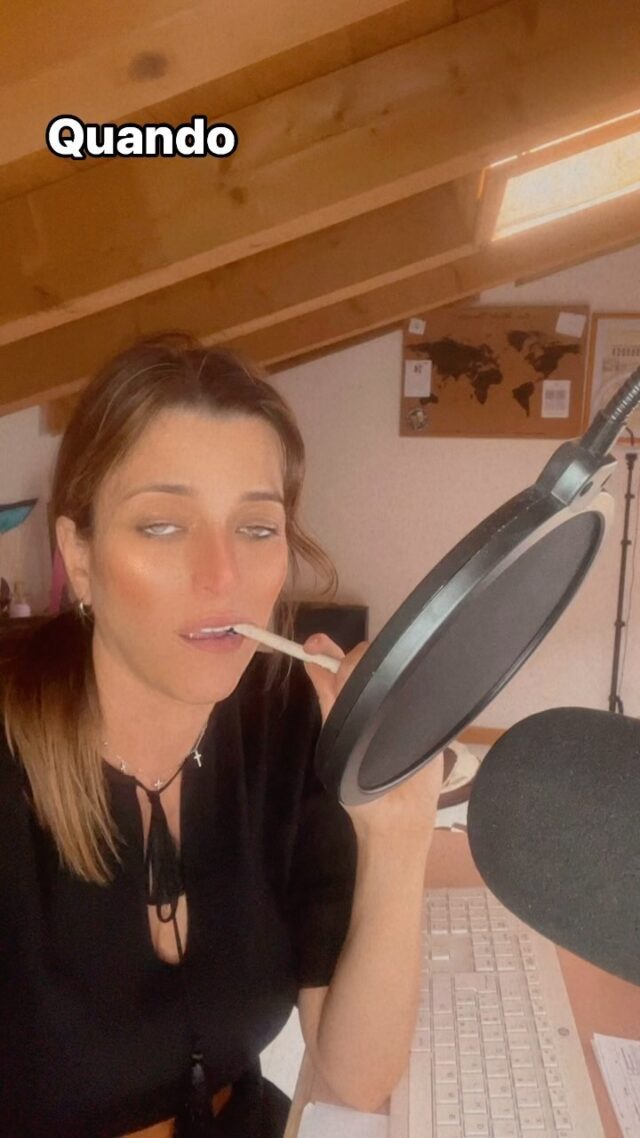 A volte l’ispirazione gioca a nascondino! Se anche tu hai mai avuto un blocco creativo allora mi capirai 😂✨
#bloccocreativo #inspiration #creativita #marketing #socialmedia