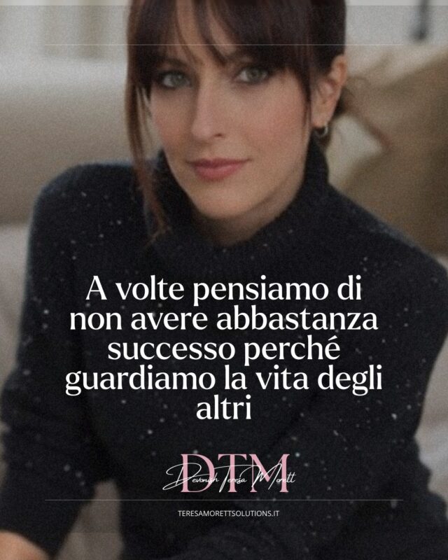A volte pensiamo di non avere abbastanza successo perché guardiamo la vita degli altri.
Ma il vero successo non si misura con i confronti.
Si misura con una domanda molto più semplice:
La vita che sto vivendo mi somiglia davvero?
Quando le scelte che facciamo sono coerenti con chi siamo, qualcosa cambia.
Ci sentiamo più allineati, più sereni, più veri.
Forse è proprio questo il vero significato del successo.
Se vuoi approfondire questa riflessione, ne parlo nel mio ultimo articolo.
👉 link della Bio
#successo #crescita #autenticità #sviluppopersonale #consapevolezza #riflessioni #cambiamento